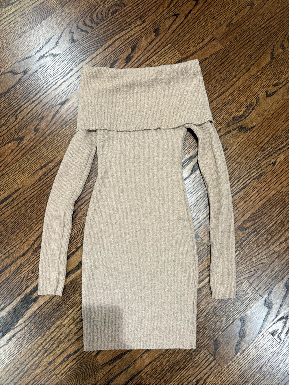 Off-Shoulder knit dress